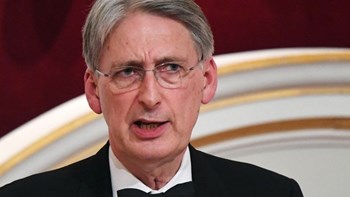 Παραιτείται από βουλευτής της Βρετανίας ο πρώην υπουργός Οικονομικών Φίλιπ Χάμοντ