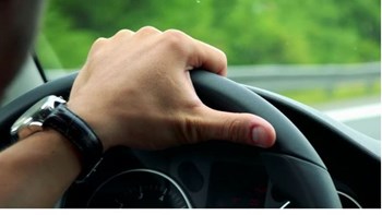 Ιδιοκτήτες αυτοκινήτων καλούνται να καταβάλουν τέλη ταξινόμησης που έχουν πληρώσει – Τι καταγγέλλουν στον Realfm 97,8