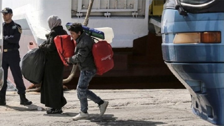 Στο λιμάνι του Πειραιά το «Διαγόρας» με 168 μετανάστες και πρόσφυγες από Μυτιλήνη και Χίο
