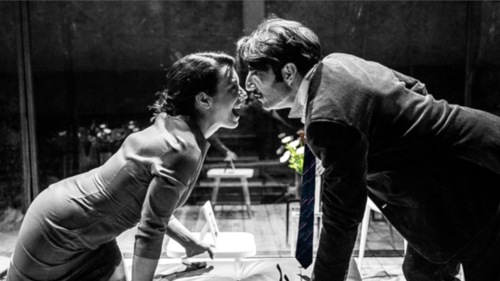 Συνταρακτικοί Κουρής-Μιχαλοπούλου στην «Γίδα» που…σαρώνει στο θέατρο «Θησείον»