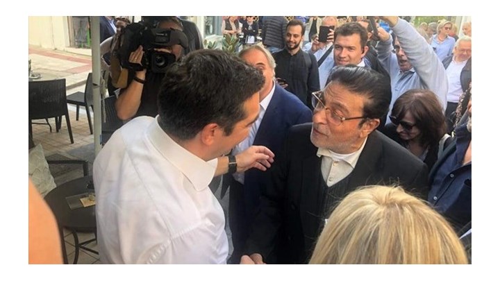 Η αναπάντεχη συνάντηση του Τσίπρα με τον δεξιοτέχνη του κλαρίνου Γιώργο Μάγκα στη Λιβαδειά – ΒΙΝΤΕΟ