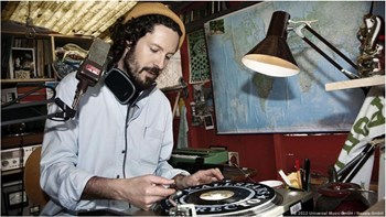 Γερμανός ράπερ κυκλοφορεί δίσκο με τον τίτλο “Αθήνα” – Οι αναμνήσεις που τον ενέπνευσαν