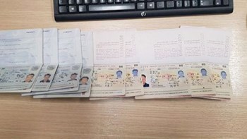 Κύκλωμα που διακινούσε μετανάστες σε χώρες της Ευρώπης εξάρθρωσε το Λιμενικό – 27 άτομα εντοπίστηκαν σε οικία στην Κυψέλη – ΦΩΤΟ