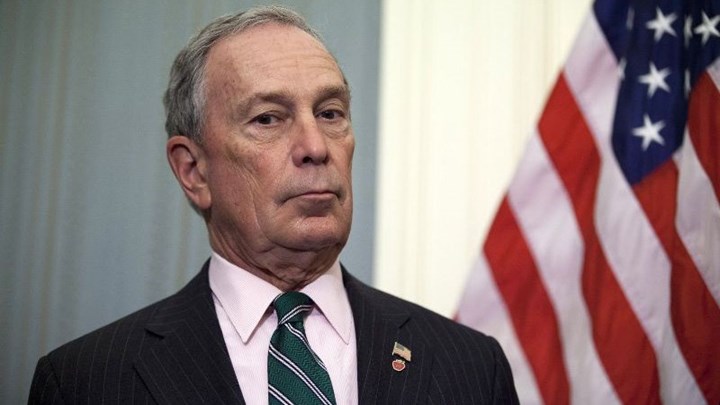 Ο Μπλούμπεργκ έβαλε τις βάσεις της πιθανής υποψηφιότητάς του για τον Λευκό Οίκο