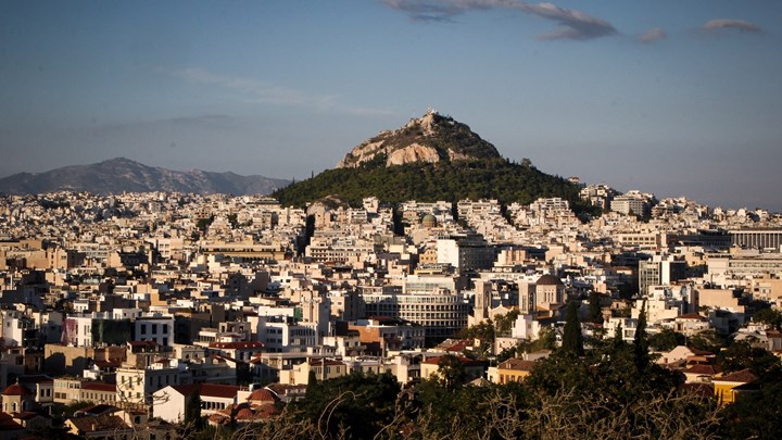 Αλλάζει ο χάρτης της Αθήνας: Οι κάτοικοι φεύγουν, οι τουρίστες έρχονται
