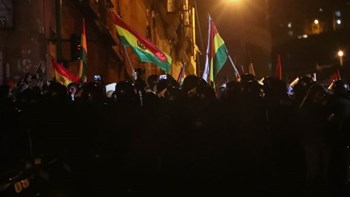 Εκδόθηκε ένταλμα σύλληψης του Έβο Μοράλες – Τι καταγγέλλει ο παραιτηθείς πρόεδρος της Βολιβίας