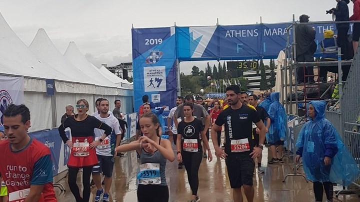 ΕΚΑΒ: Σε κρίσιμη κατάσταση 3 δρομείς του 37ου Αυθεντικού Μαραθώνιο Αθήνας
