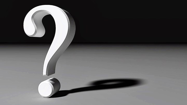 Θύμα επίθεσης έπεσε γνωστή ηθοποιός: Άγνωστοι έσπασαν το παρμπρίζ του αυτοκινήτου της – Η αντίδρασή της – ΦΩΤΟ