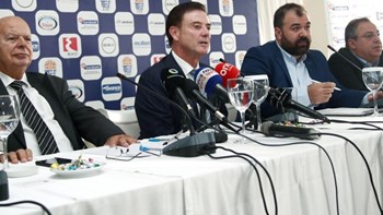 Πιτίνο: Για τους επόμενους μήνες θα είμαι Έλληνας – Τι είπε για τον Γιάννη Αντετοκούνμπο και την πρόκληση της Εθνικής