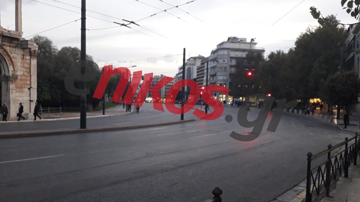 Απροσπέλαστο το κέντρο της Αθήνας – Ποιοι δρόμοι είναι κλειστοί – ΦΩΤΟ