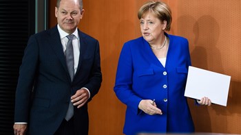 Γερμανία: Η συμφωνία για τη βασική σύνταξη απομακρύνει τις εκλογές