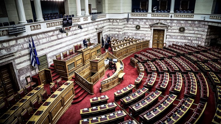 Άγρια κόντρα στη Βουλή για την ΑΣΟΕΕ – Κεραμέως: Έκοψαν την πόρτα με αλυσοπρίονο – Βουλευτής ΣΥΡΙΖΑ: Και καλά έκαναν