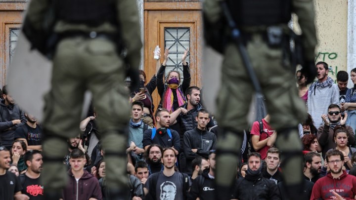 Στο αυτόφωρο και δεύτερος φοιτητής για τα επεισόδια στην ΑΣΟΕΕ