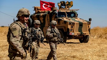 Τουρκικές δυνάμεις πυροβόλησαν διαδηλωτές κοντά στο Κομπάνι – Δύο νεκροί και επτά τραυματίες