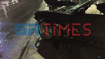 Αυτοκίνητο “καρφώθηκε” σε κολώνα στη Θεσσαλονίκη – ΦΩΤΟ – ΒΙΝΤΕΟ