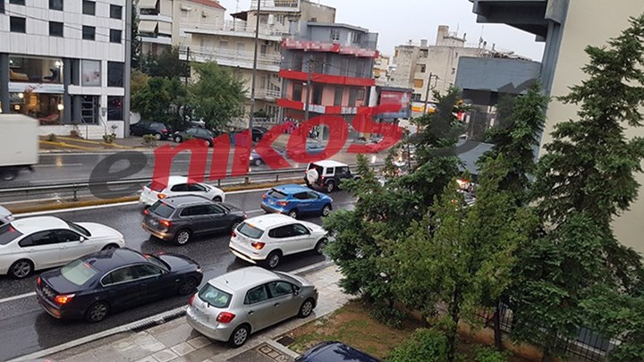 Κυκλοφοριακό κομφούζιο στην Αθήνα – Δείτε ποιοι δρόμοι είναι μποτιλιαρισμένοι