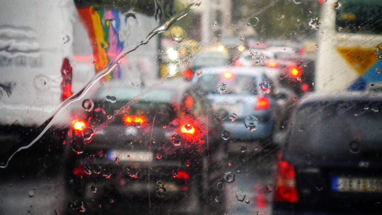 Μποτιλιάρισμα στην Αθηνών-Λαμίας – Ατύχημα με νταλίκα