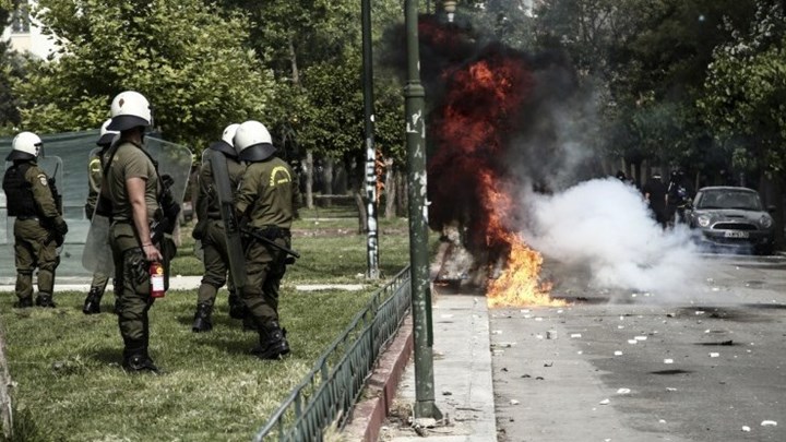 Εκπρόσωπος της ΠΟΑΣΥ ενόψει της επετείου του Πολυτεχνείου: Έτοιμες οι φυλακές για όποιον θέλει να πετάξει μολότοφ