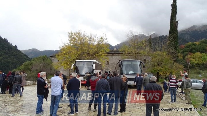 Αποχώρησαν οι πρόσφυγες από τη Μονή Πορετσού – ΦΩΤΟ