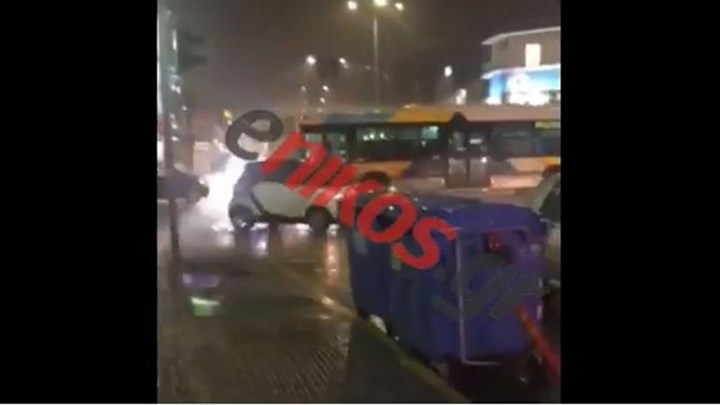 Ισχυρή καταιγίδα πλήττει τη Δυτική Αττική – “Ποτάμια” οι δρόμοι στο Αιγάλεω – ΒΙΝΤΕΟ αναγνώστη