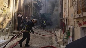 Συγκλονίζουν οι εικόνες από τη φωτιά σε διαμέρισμα στην Κυψέλη – ΦΩΤΟ