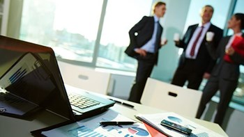 Η τεχνολογία τρομάζει τους Έλληνες – Τι έδειξε έρευνα του ΣΕΠΕ