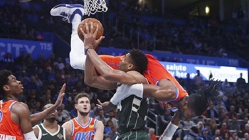 «Οδοστρωτήρας» ο Greek Freak – Ο Αντετοκούνμπο σταμάτησε τους Πέισερς – ΒΙΝΤΕΟ