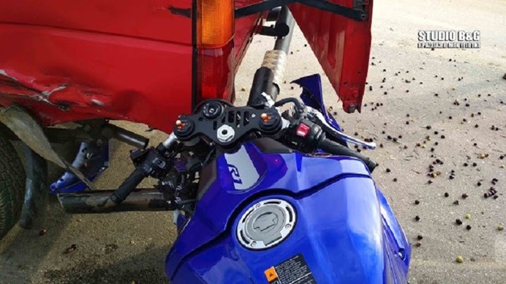 Τροχαίο στο Ναύπλιο: Μηχανή συγκρούστηκε με φορτηγό – ΦΩΤΟ – ΒΙΝΤΕΟ