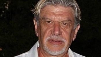 Θύμα κλοπής ο Γιάννης Βούρος – «Ρήμαξαν» το αυτοκίνητό του στην Πλατεία Βικτωρίας