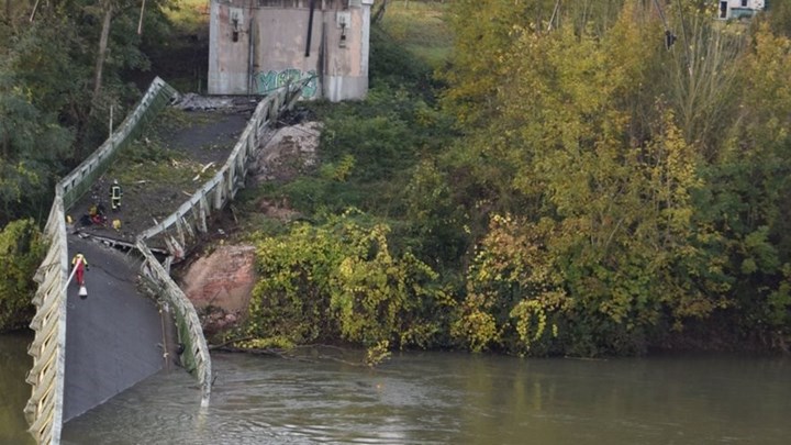 Φονική κατάρρευση γέφυρας στην Τουλούζη – Νεκρή 15χρονη, φόβοι για αρκετούς αγνοούμενους