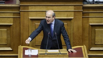 Κόντρα Χατζηδάκη – ΣΥΡΙΖΑ στη Βουλή για τη ΔΕΗ