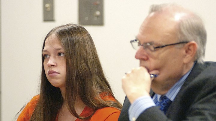 Σύγχρονη Μήδεια σκότωσε και τους τρεις γιους της – Το κίνητρό της σόκαρε το δικαστήριο – BINTEO