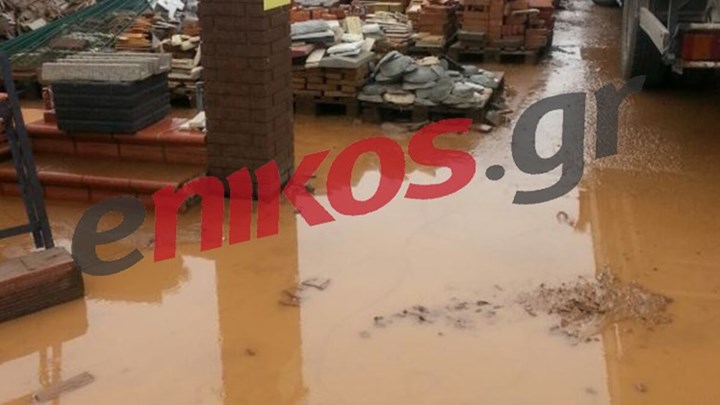 “Πνίγηκε” στη λάσπη η Χαλκιδική – ΦΩΤΟ αναγνώστη