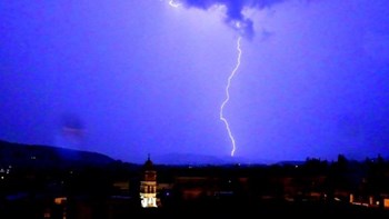 Περισσότεροι από 1.200 κεραυνοί έπεσαν σε Αττική και Βοιωτία