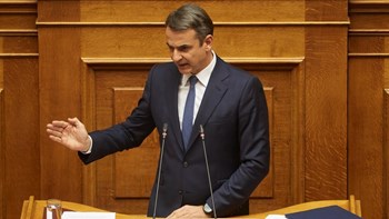 Σε ερωτήσεις Τσίπρα – Γεννηματά θα απαντήσει ο Μητσοτάκης στην Ώρα του Πρωθυπουργού