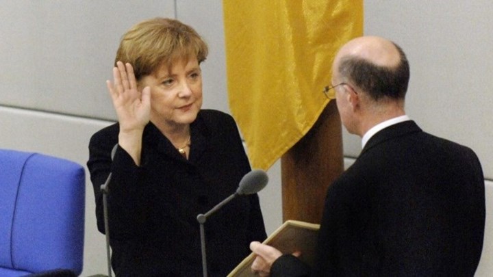 Επέτειος για τη Μέρκελ στην Καγκελαρία – Έτοιμη να παραιτηθεί η διάδοχός της – Εξαιρετικά κρίσιμο το τακτικό συνέδριο της CDU – ΦΩΤΟ – ΒΙΝΤΕΟ