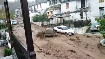 Εικόνες καταστροφής από τις πλημμύρες στη Θάσο – Σε κατάσταση έκτακτης ανάγκης το νησί – Σπεύδει κυβερνητικό κλιμάκιο – ΦΩΤΟ -ΒΙΝΤΕΟ
