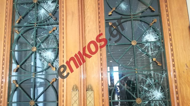 Καταγγελία: Χτύπησαν φοιτητή στην ΑΣΟΕΕ επειδή ήταν κοντοκουρεμένος – ΒΙΝΤΕΟ