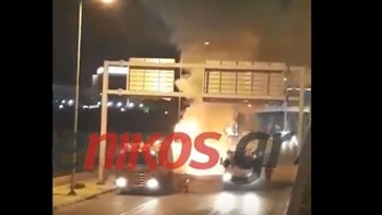 Φορτηγό τυλίχθηκε στις φλόγες στον Κηφισό – ΒΙΝΤΕΟ αναγνώστη