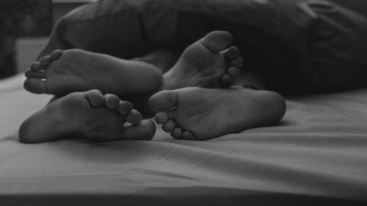 Ροζ σκάνδαλο στη Δυτική Ελλάδα – Ο “μάγος”, οι “σκλάβες” του σεξ και τα όργια σε δάσος