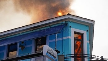 Μεγάλη φωτιά στο κέντρο των Χανίων – Κάηκε ολοσχερώς καφετέρια – ΦΩΤΟ