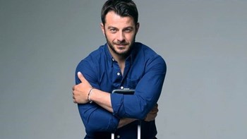 Ο “Ντάνος” συνεργάζεται με βουλευτή της ΝΔ για τα προσφυγόπουλα