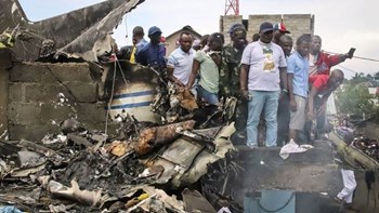 Ανείπωτη τραγωδία στο Κονγκό: Τουλάχιστον 29 νεκροί από συντριβή αεροσκάφους