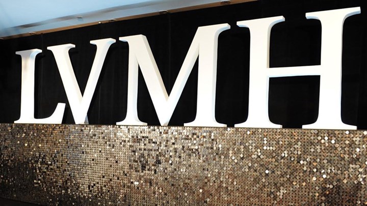 “Χρυσό” deal: Η LVMH εξαγόρασε την κοσμηματοποιΐα Tiffany – Ζαλίζει το τίμημα