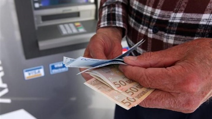 Ποιοι δικαιούνται αναδρομικά έως και 10.560 ευρώ – Όλες οι λεπτομέρειες