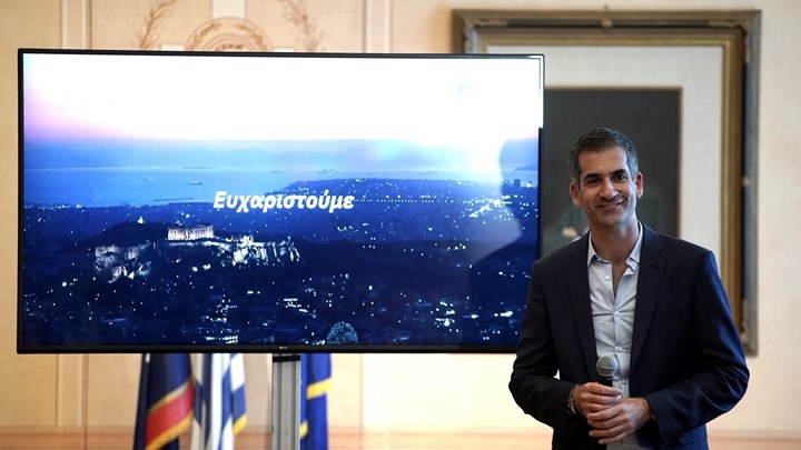 «Υιοθέτησε την πόλη σου»: Ο Δήμος Αθηναίων φωταγωγεί εορταστικά την πόλη όσο ποτέ στο παρελθόν