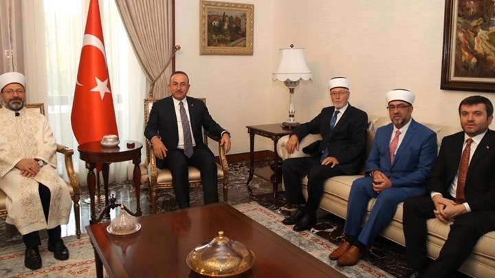 Προκαλεί ξανά ο Tσαβούσογλου: Θα προστατεύουμε τη «μουσουλμανική τουρκική μειονότητα» στην Ελλάδα