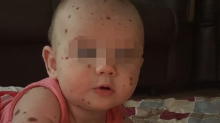 Δείτε για ποιον λόγο ιερέας αρνήθηκε να βαφτίσει μωρό και προκάλεσε σάλο – ΒΙΝΤΕΟ