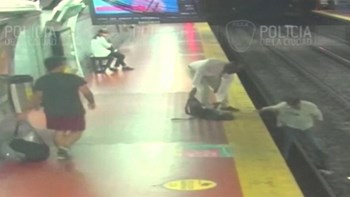 BINTEO-σοκ από την Αργεντινή: Κοιτούσε το κινητό του και έπεσε στις γραμμές του Μετρό