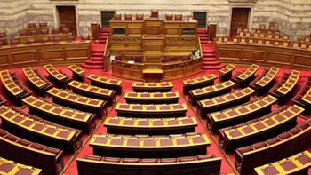 Βουλή: Σφοδρή κριτική της αντιπολίτευσης στο νομοσχέδιο για τη ΔΕΗ